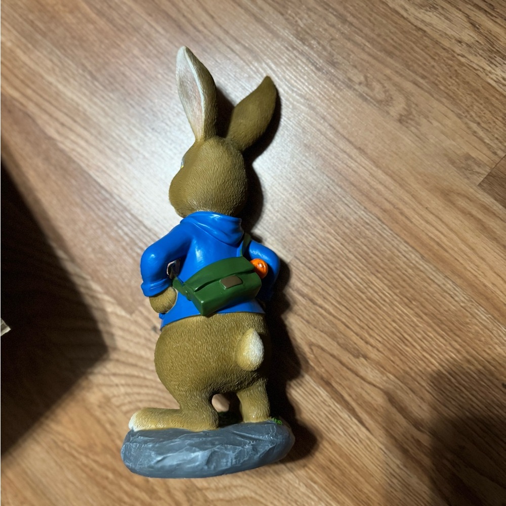 Peter Rabit Rabbit Figurine - Picture 2 of 3